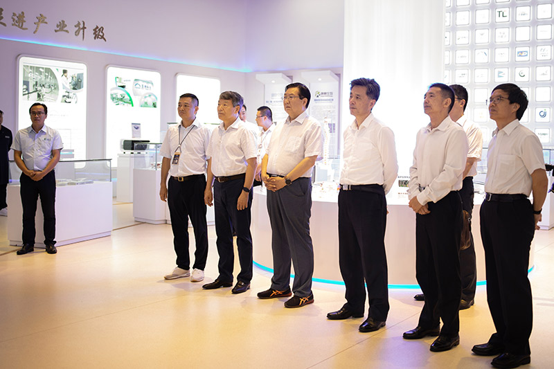 2021年7月8日-全国人大常委会委员、财经委主任徐绍史一行调研大地企业公园-(2)