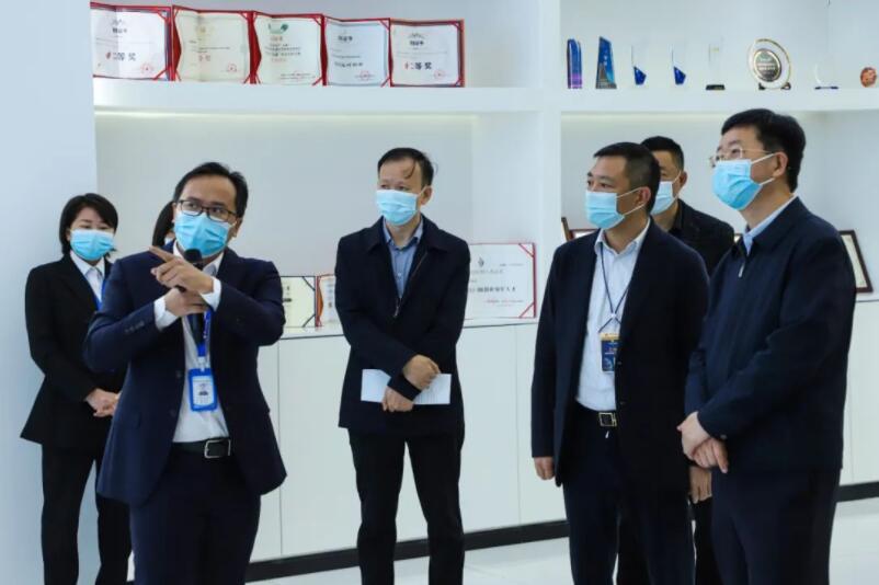 市委常委、两江新区党工委书记段成刚调研入园企业新赛亚科技1