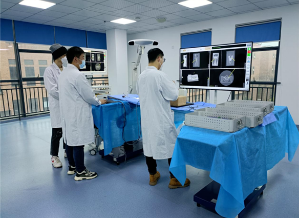 园区喜讯：博仕康科技自主研发生产的脊柱外科手术导航系统成功入选重庆首台（套）重大技术装备产品名单